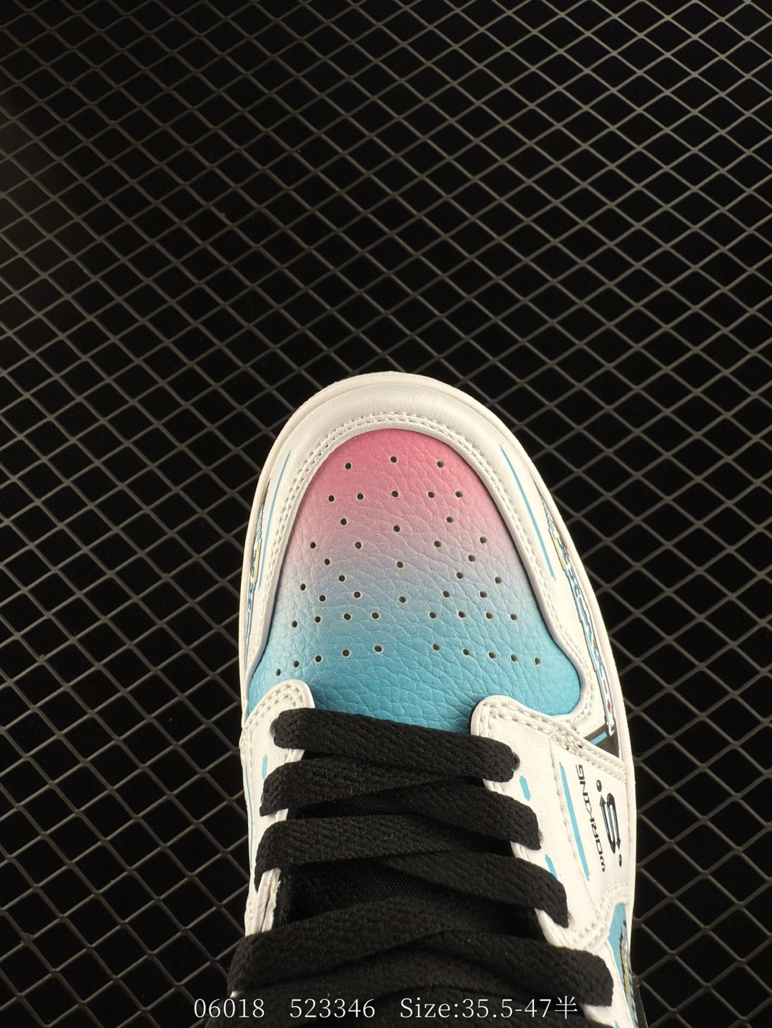 （NIKE）AIR JORDAN 1 MID